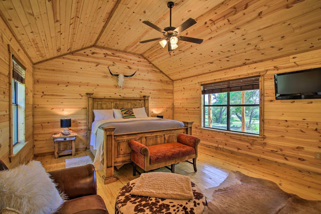 Rustic-Chic Country Cabin - 10 Mi To Main Street! Fredericksburg Zewnętrze zdjęcie